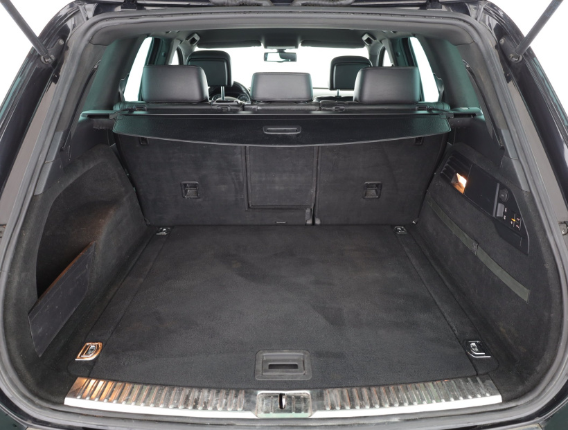 Volkswagen Touareg, 2012