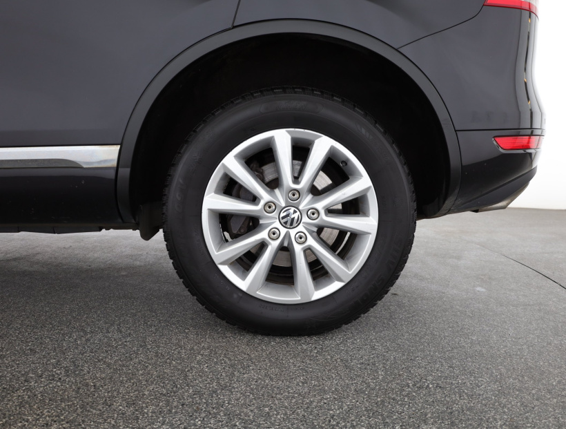 Volkswagen Touareg, 2012