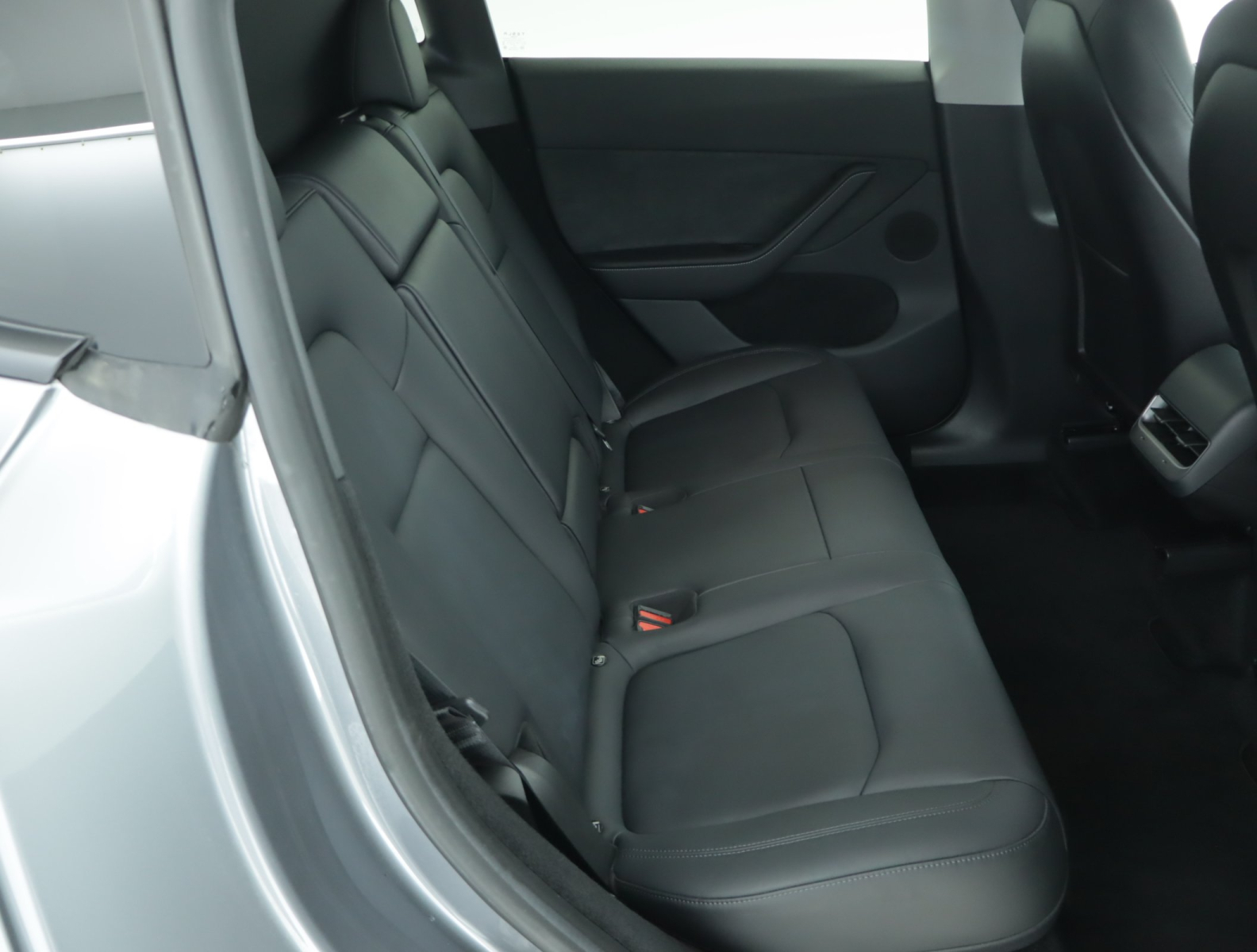 Tesla Model Y - 2024