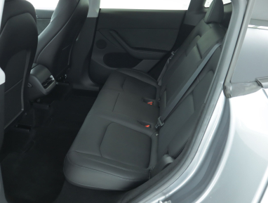 Tesla Model Y - 2024