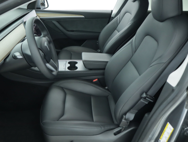 Tesla Model Y - 2024