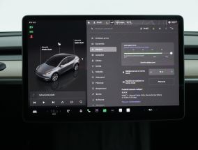 Tesla Model Y - 2024