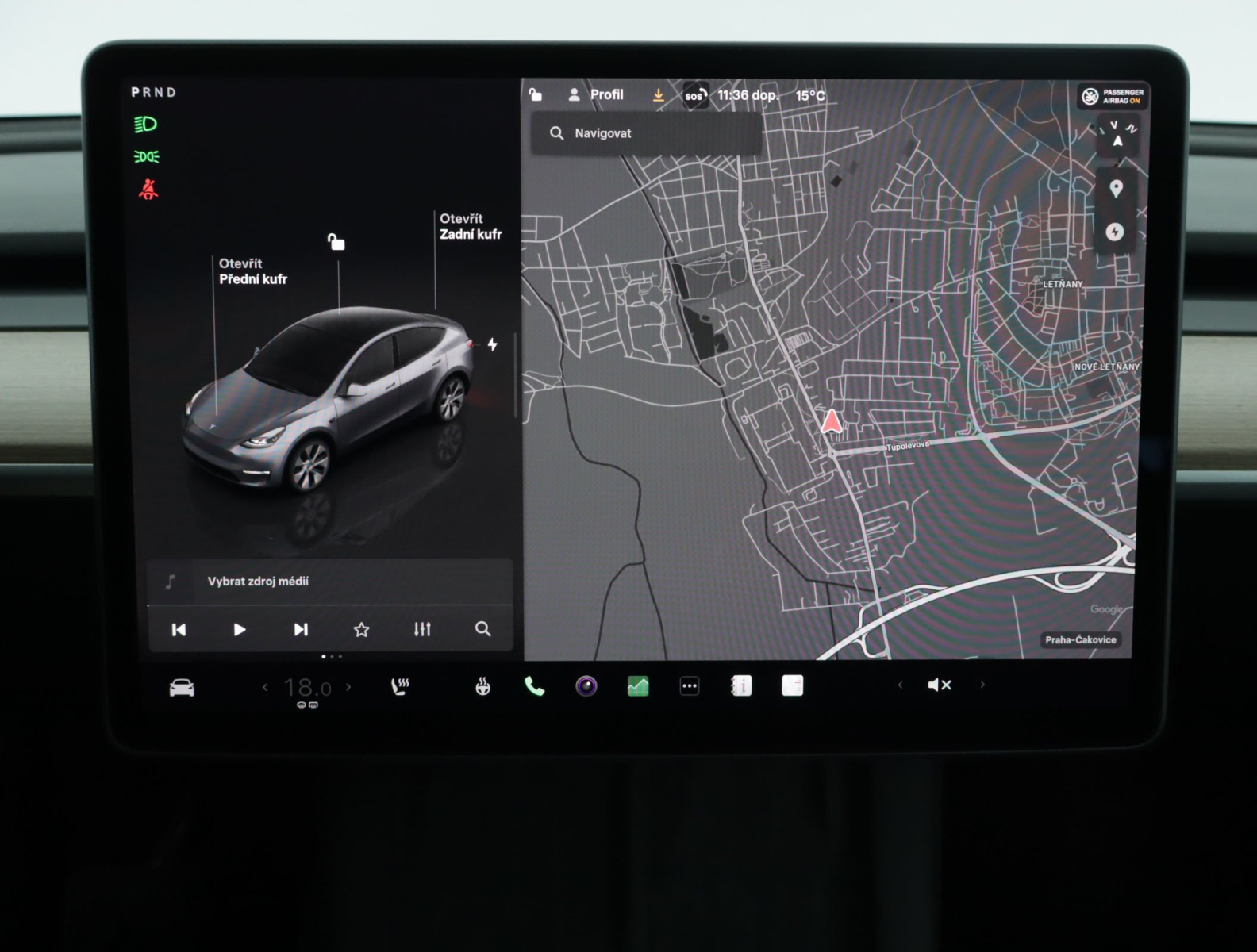 Tesla Model Y - 2024