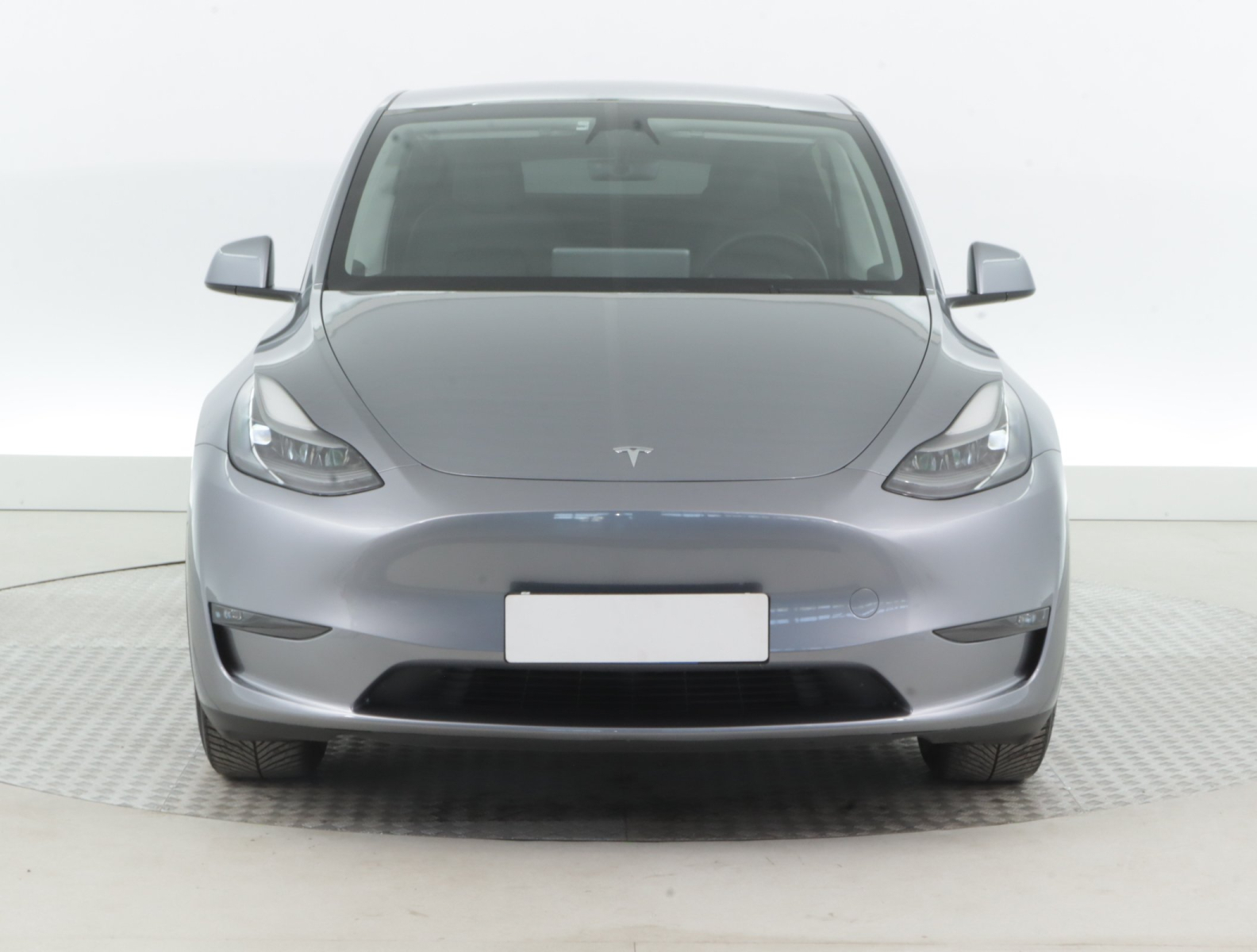 Tesla Model Y - 2024