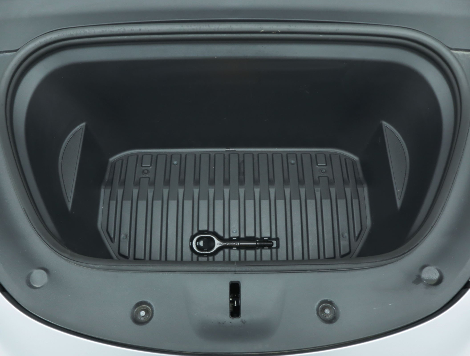 Tesla Model Y - 2024