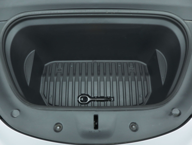 Tesla Model Y - 2024