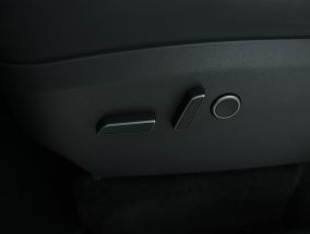 Tesla Model Y - 2024