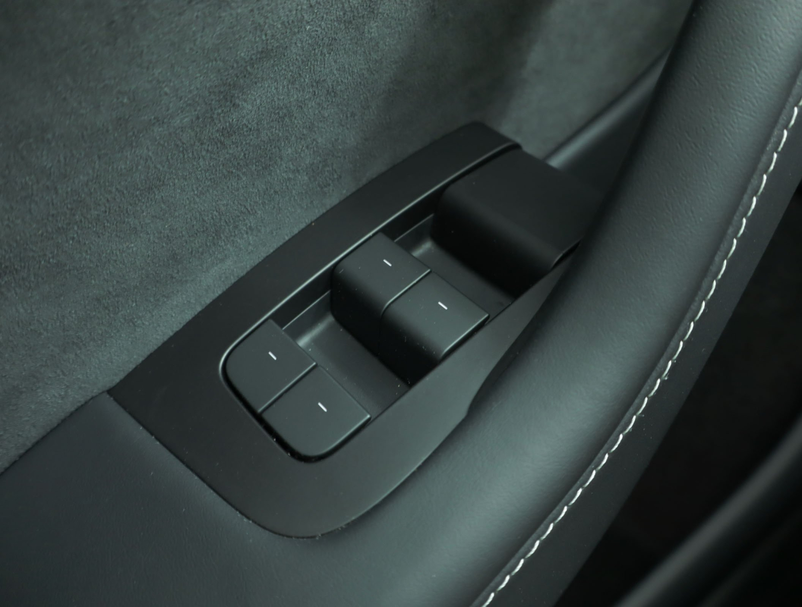 Tesla Model Y - 2024
