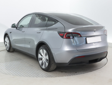 Tesla Model Y - 2024