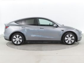Tesla Model Y - 2024