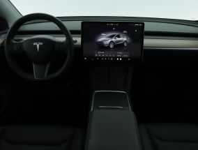 Tesla Model Y - 2024