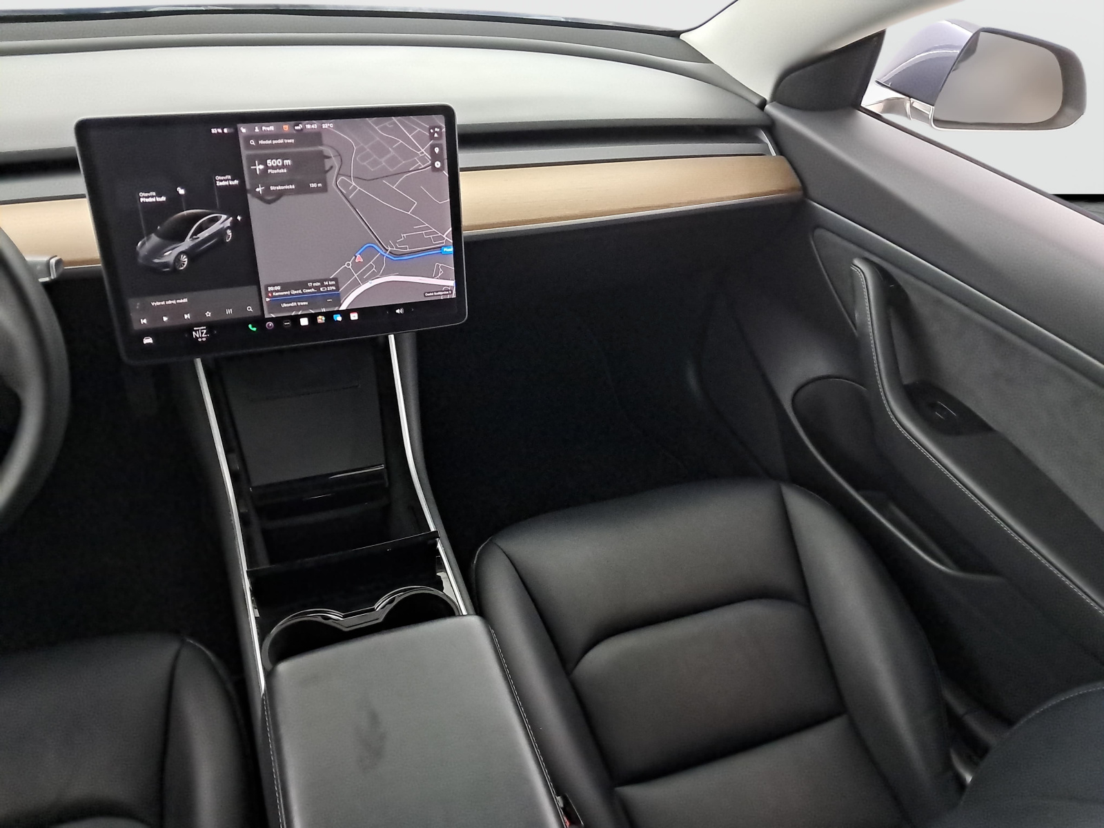 Tesla Model 3 Standard Range Plus – fotografie 11