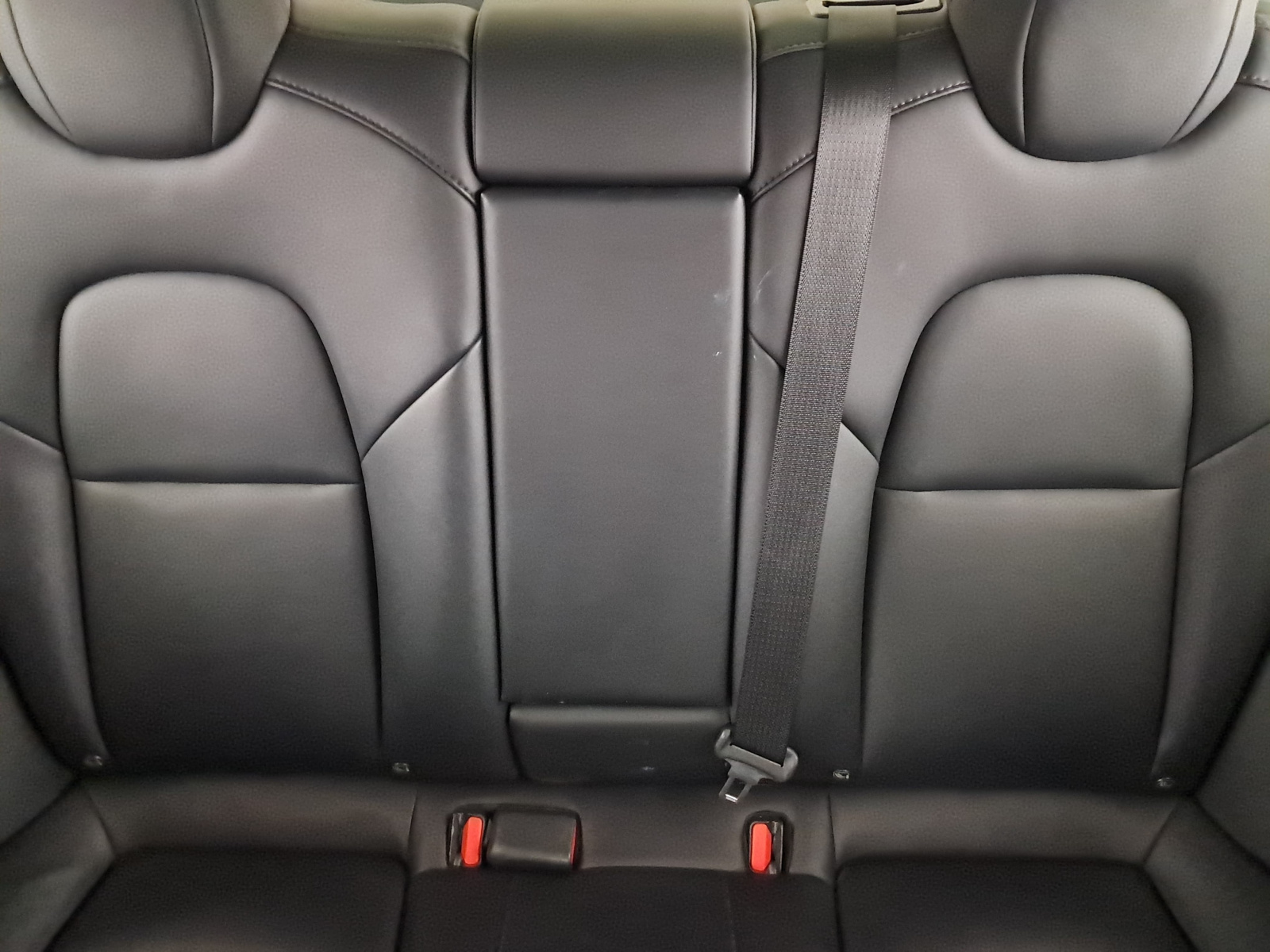 Tesla Model 3 Standard Range Plus – fotografie 14