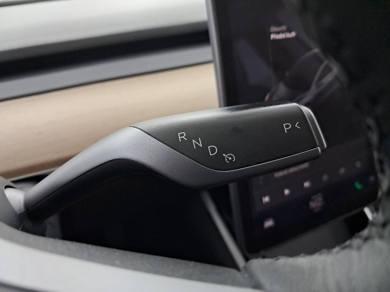Tesla Model 3 Standard Range Plus – fotografie 27