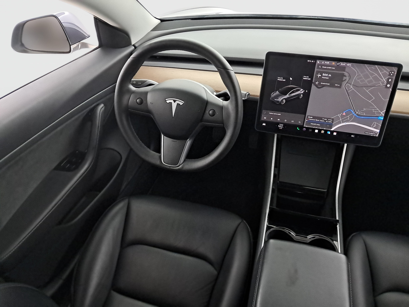 Tesla Model 3 Standard Range Plus – fotografie 9