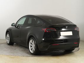 Tesla Model Y - 2024