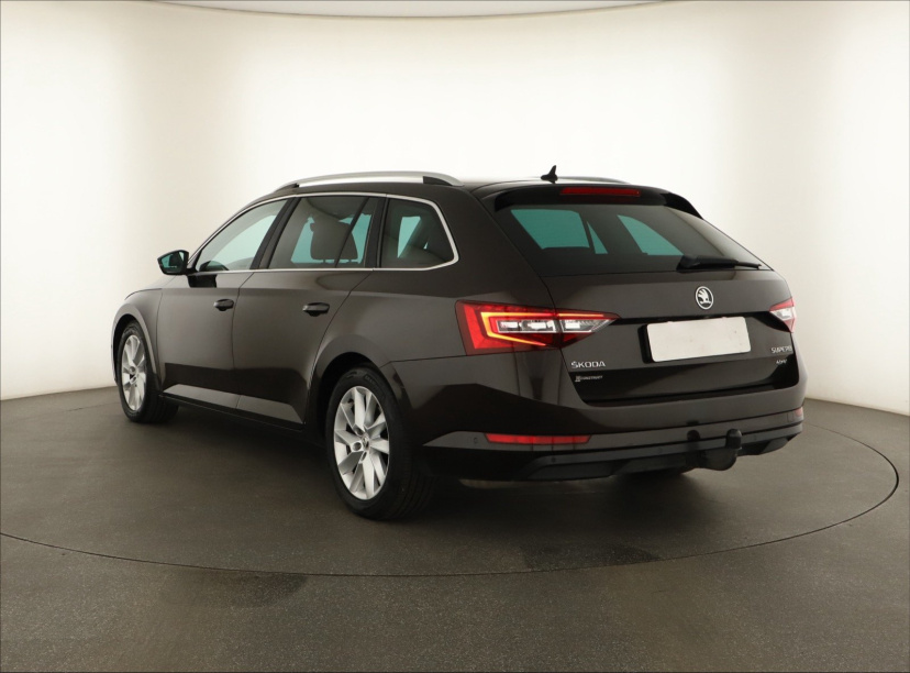 Škoda Superb, 2016