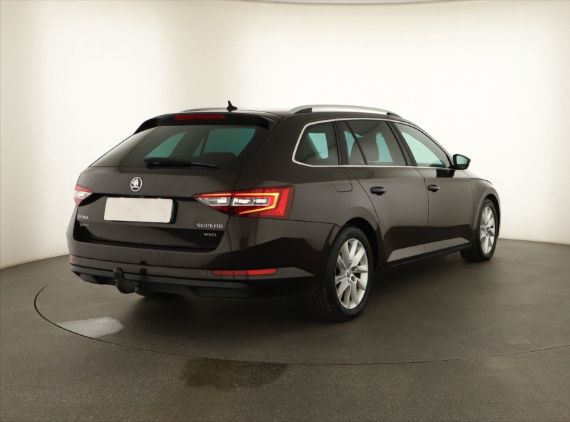 Škoda Superb, 2016