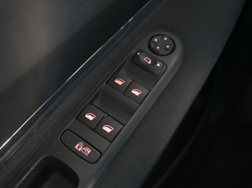 Peugeot 5008, 2014