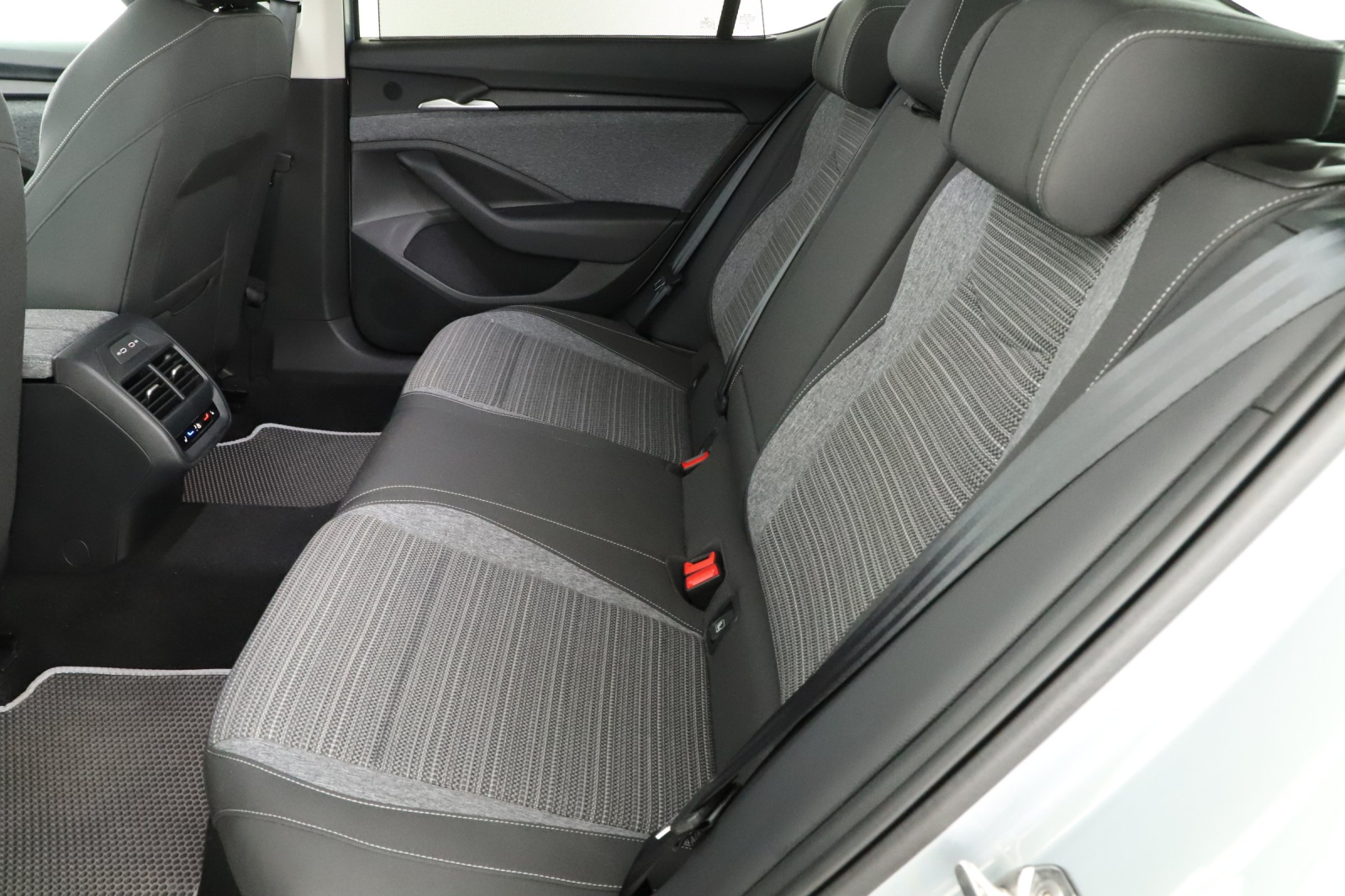 Škoda Superb - 2024