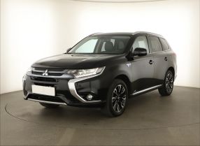 Mitsubishi Outlander - 2015