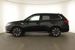 Mitsubishi Outlander - 2015