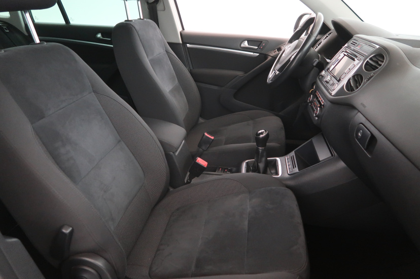 Volkswagen Tiguan, 2011