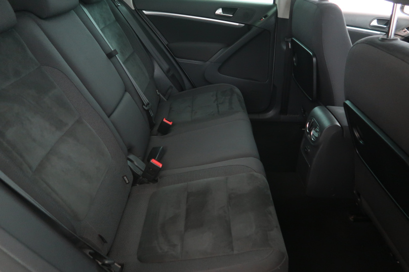 Volkswagen Tiguan, 2011