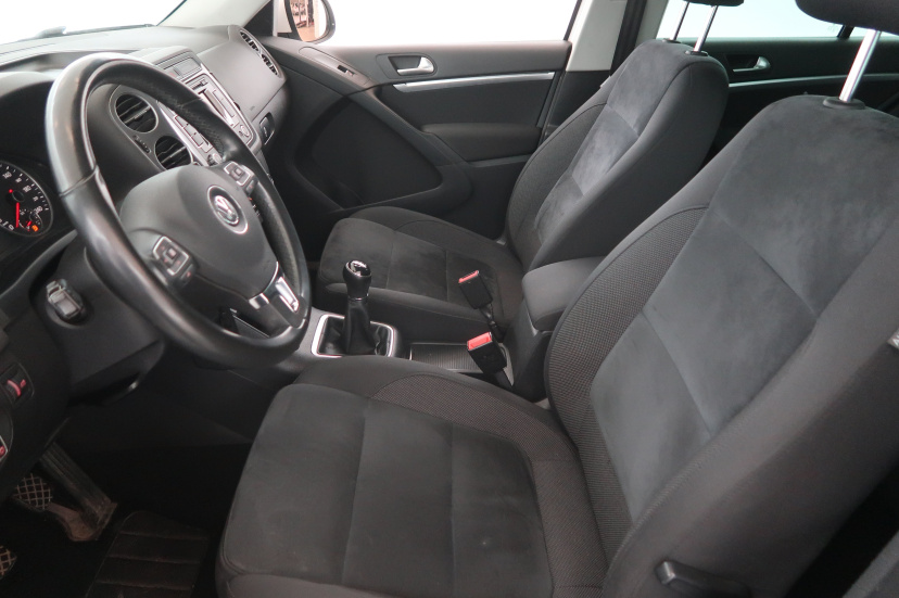 Volkswagen Tiguan, 2011