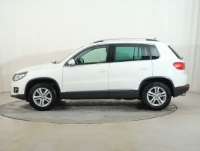Volkswagen Tiguan - 2011