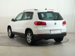 Volkswagen Tiguan - 2011