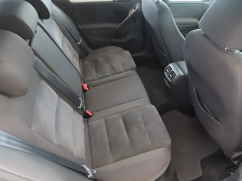Volkswagen Golf, 2010