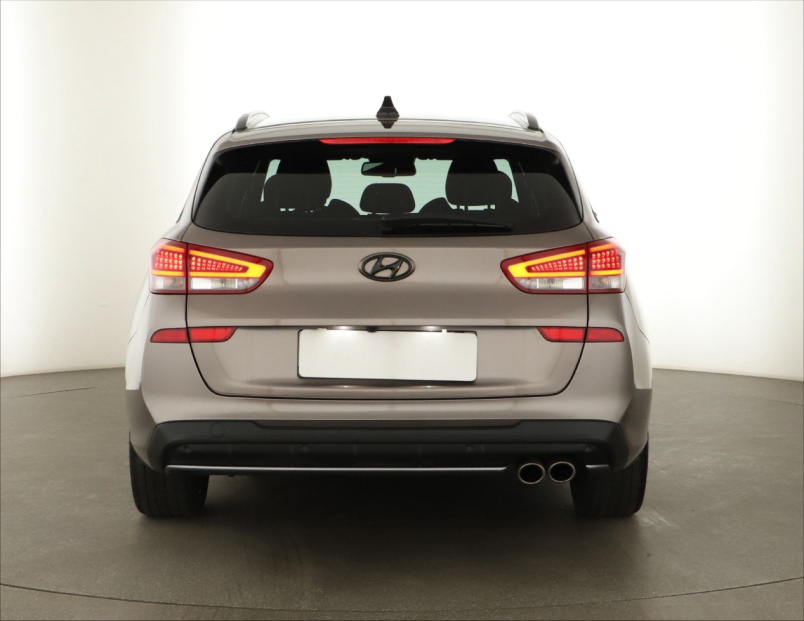 Hyundai i30, 2021