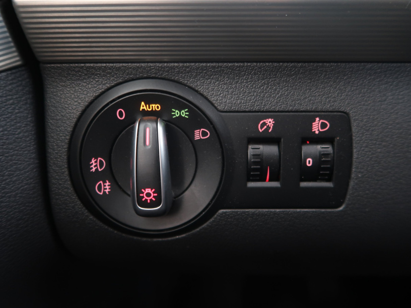 Volkswagen Touran, 2011
