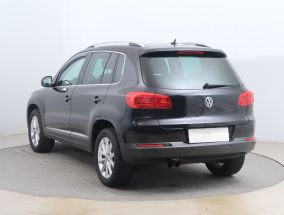 Volkswagen Tiguan - 2012