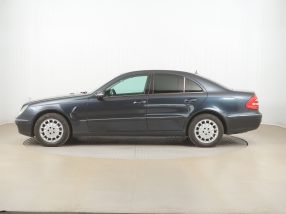 Mercedes-Benz E - 2004