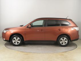Mitsubishi Outlander - 2013