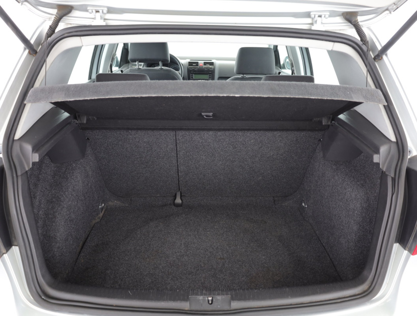 Volkswagen Golf, 2005