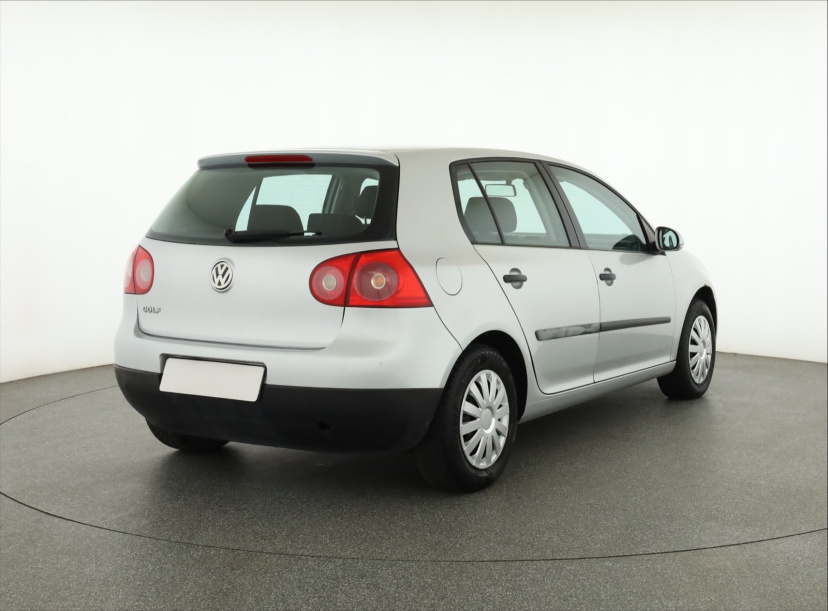 Volkswagen Golf, 2005