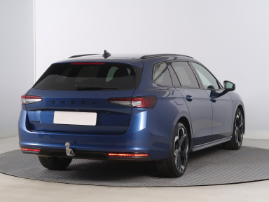 Škoda Superb - 2025