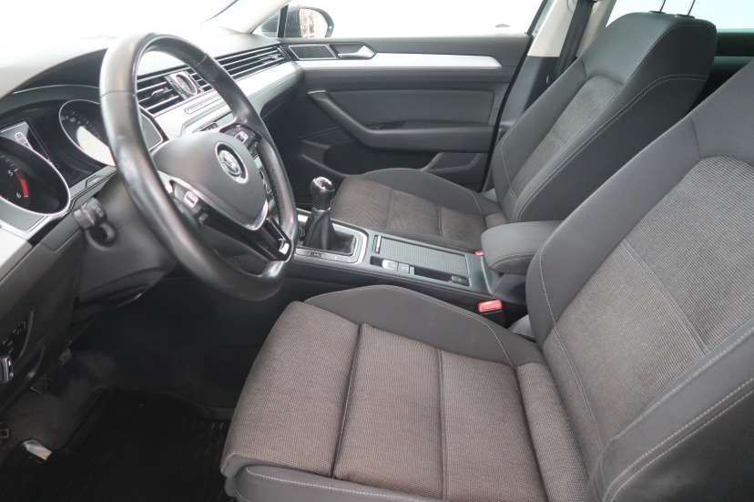Volkswagen Passat, 2015