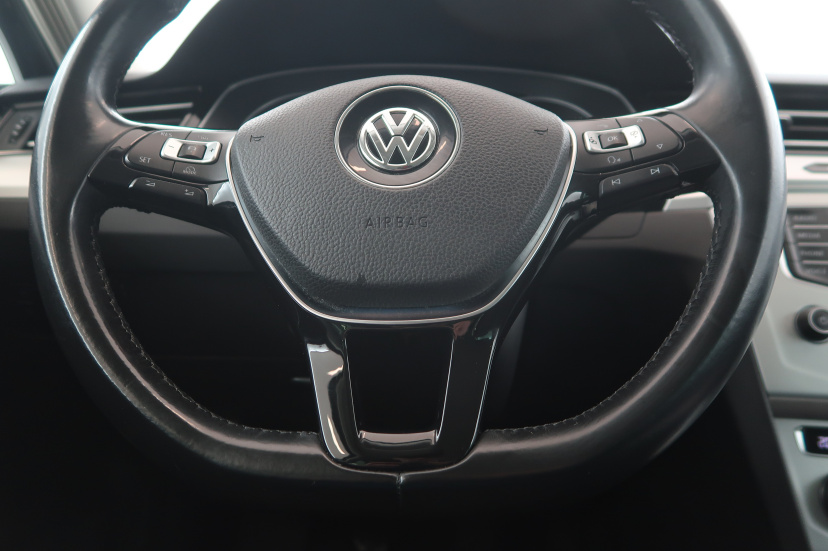 Volkswagen Passat, 2015