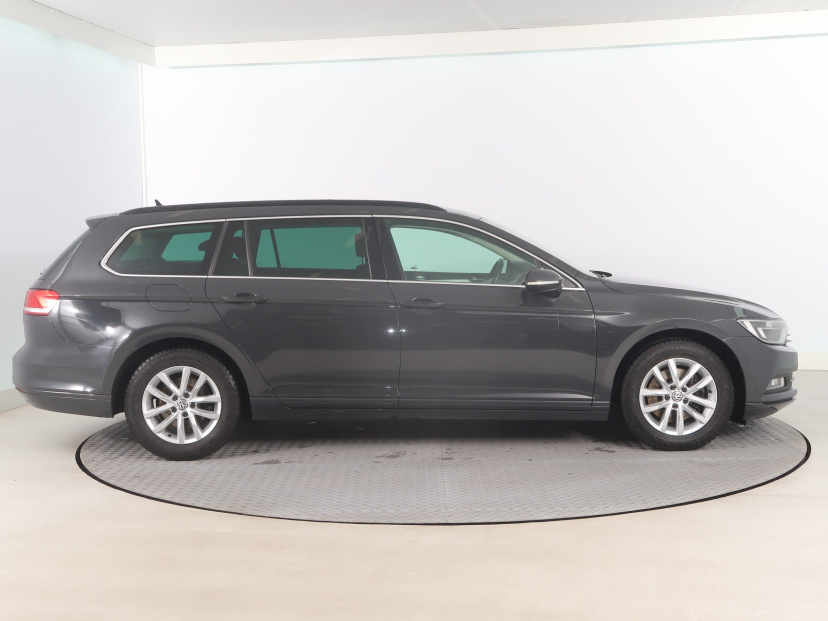 Volkswagen Passat, 2015