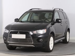 Mitsubishi Outlander - 2011