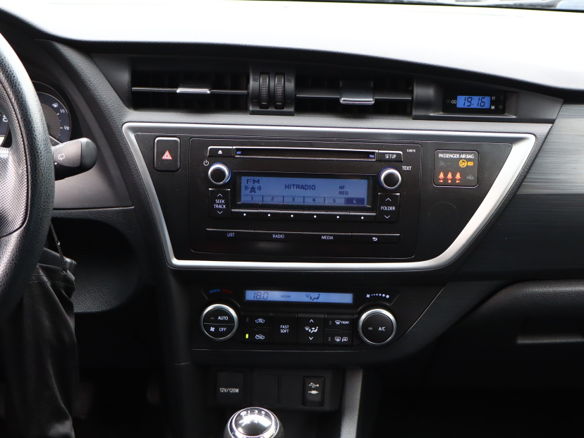 Toyota Auris, 2013