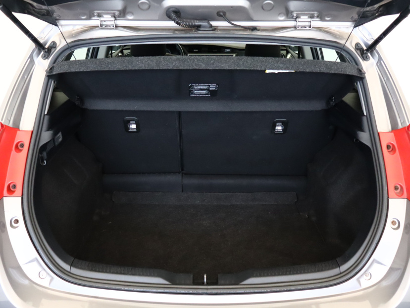 Toyota Auris, 2013