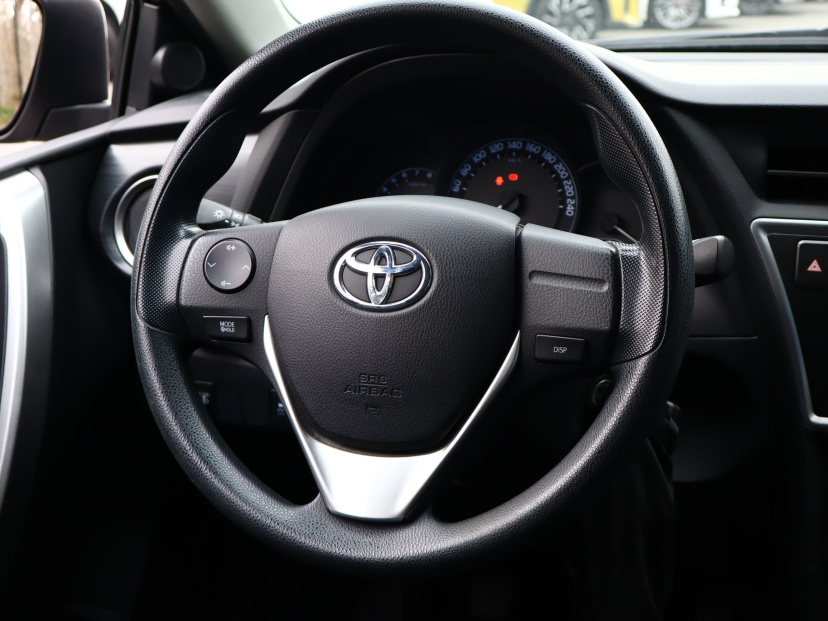 Toyota Auris, 2013