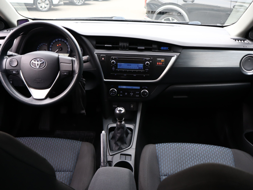 Toyota Auris, 2013