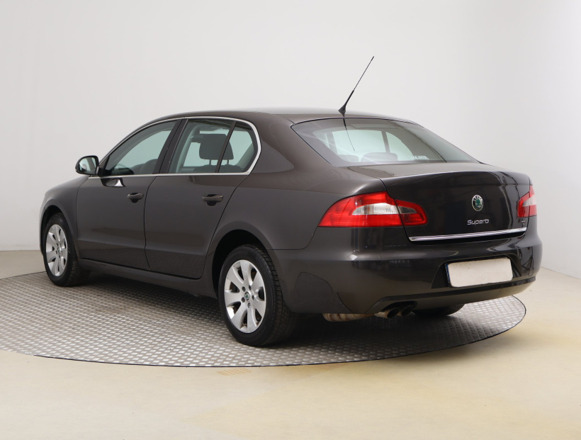 Škoda Superb, 2009