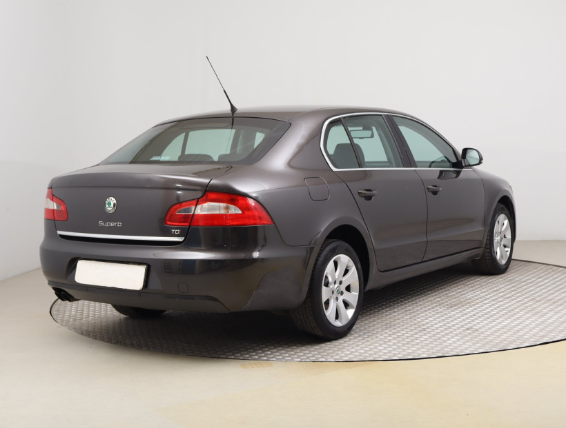 Škoda Superb, 2009